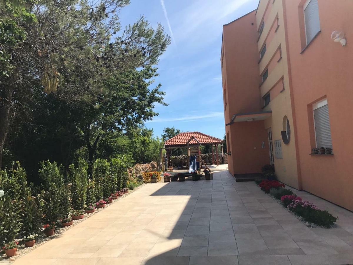 Apartments Dalmatina Затон Екстер'єр фото